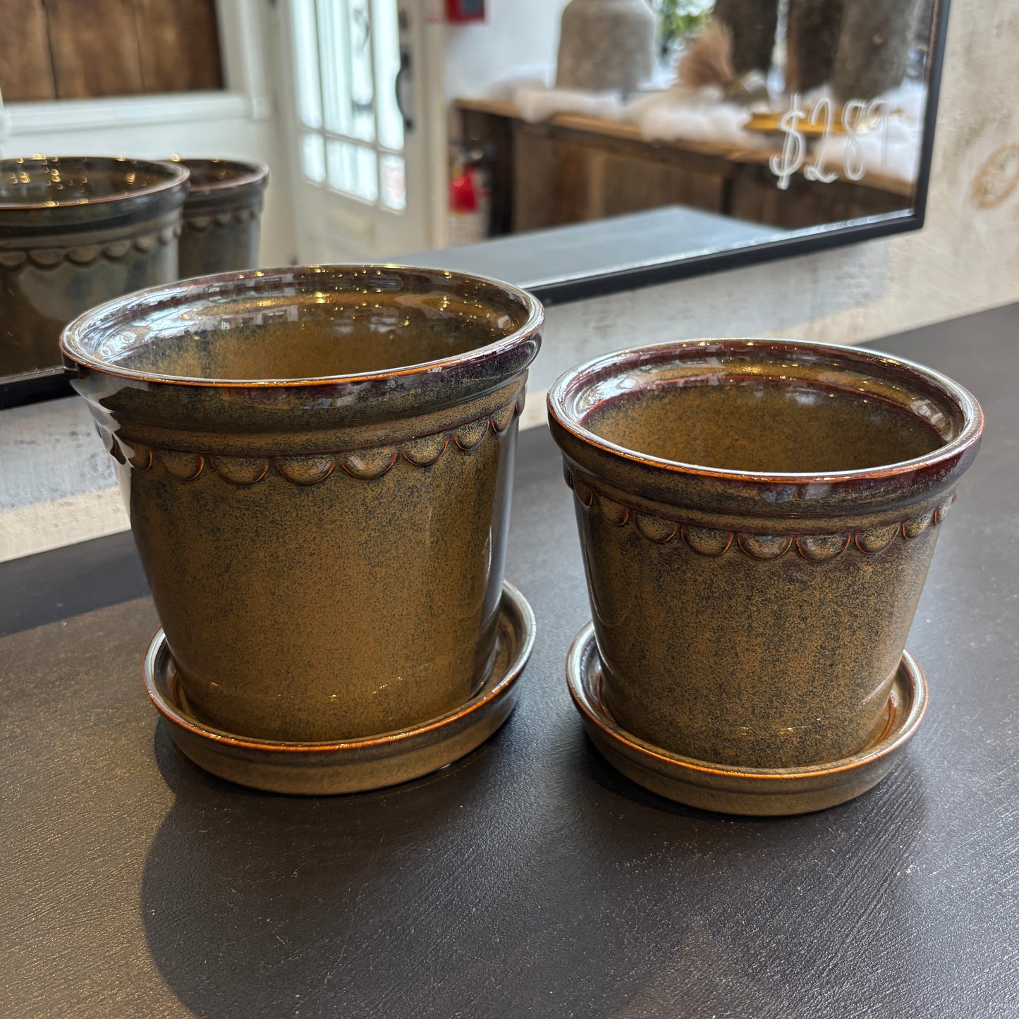 Scallop Detail Planter w/ Saucer