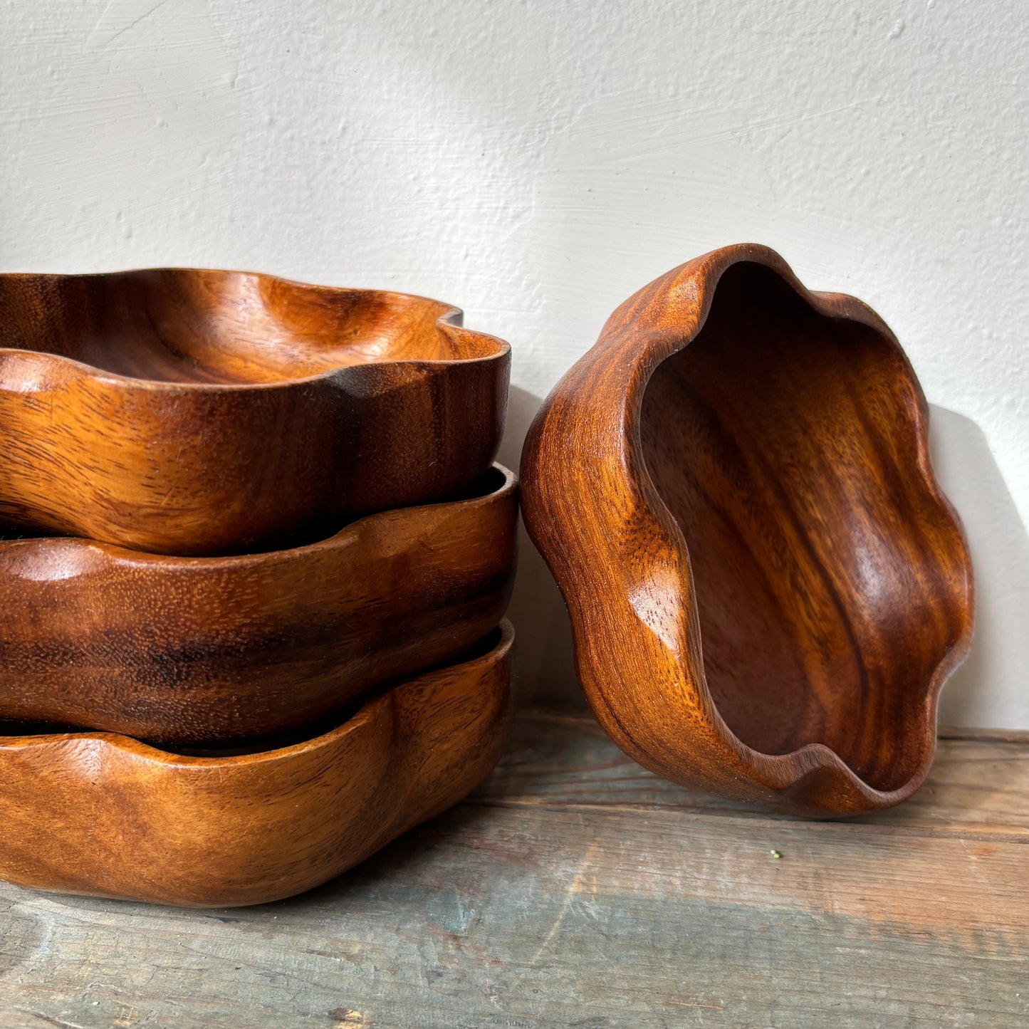 Wooden Bowl w/ Wavy Edge