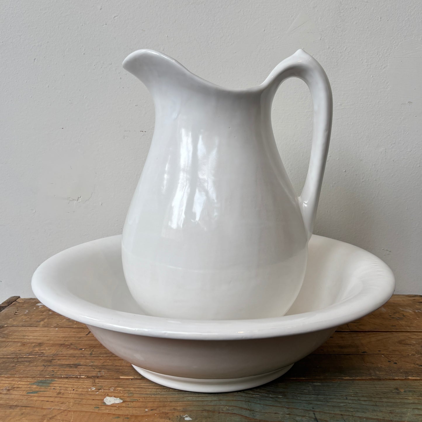 Vintage Wash Bowl & Pitcher Set - White