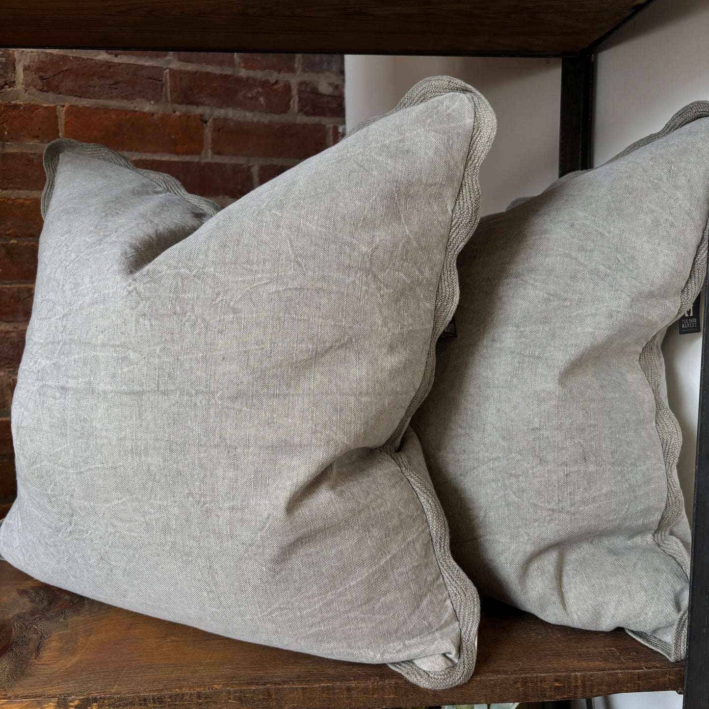 Scalloped Edge Pillow - 20x20
