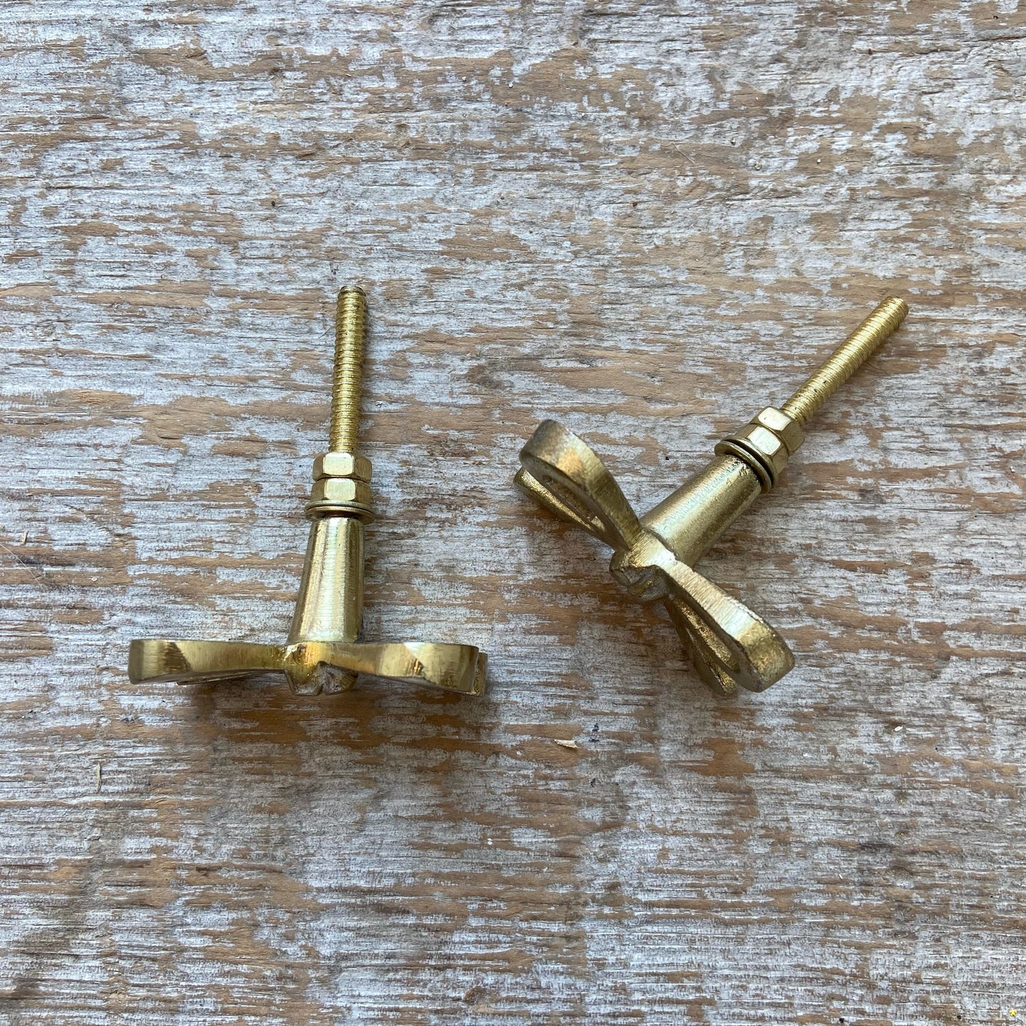 Knob: Gold Iron Bow