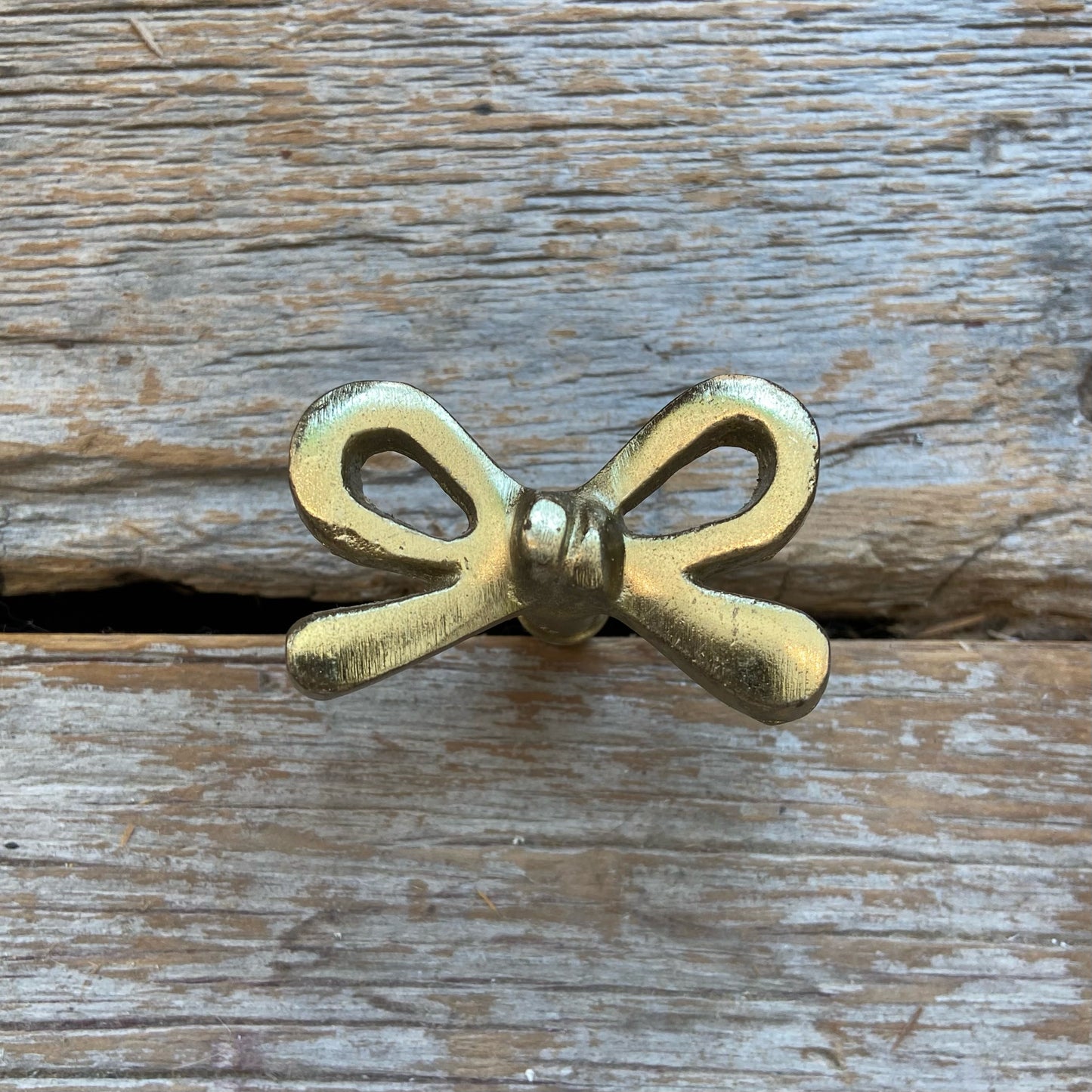 Knob: Gold Iron Bow