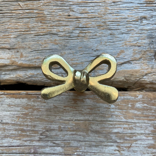 Knob: Gold Iron Bow