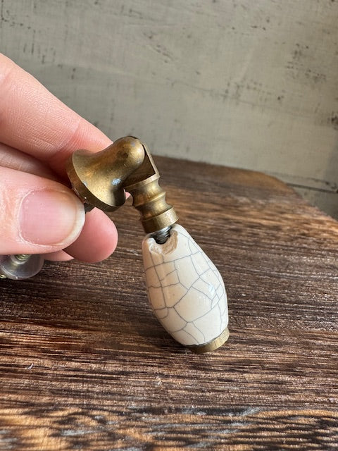 Knob: Drop Style - Brass/Cream Crackle