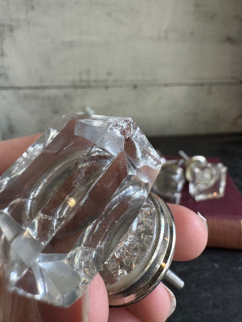 Knob: Square Glass - Set of 4