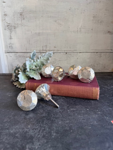 Knobs: Round Faceted - Glimmer