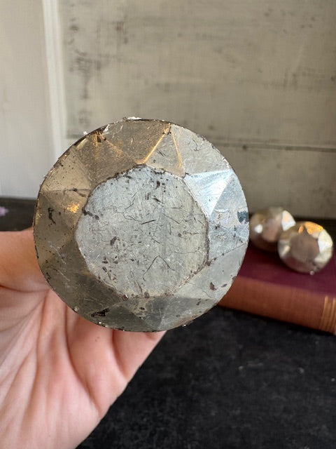 Knobs: Round Faceted - Glimmer