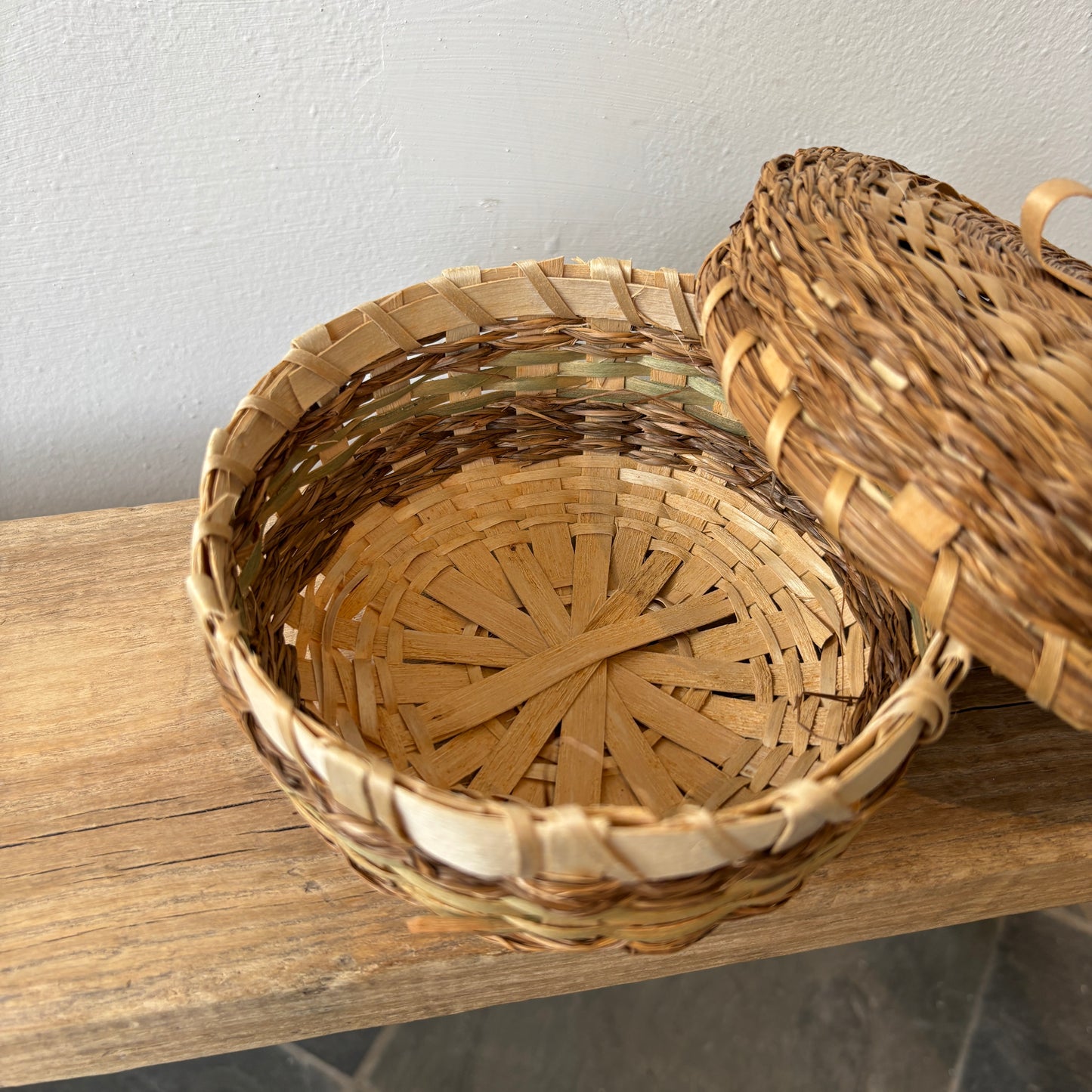 Vintage Woven Wicker Basket w/Lid - Finger Loop Top