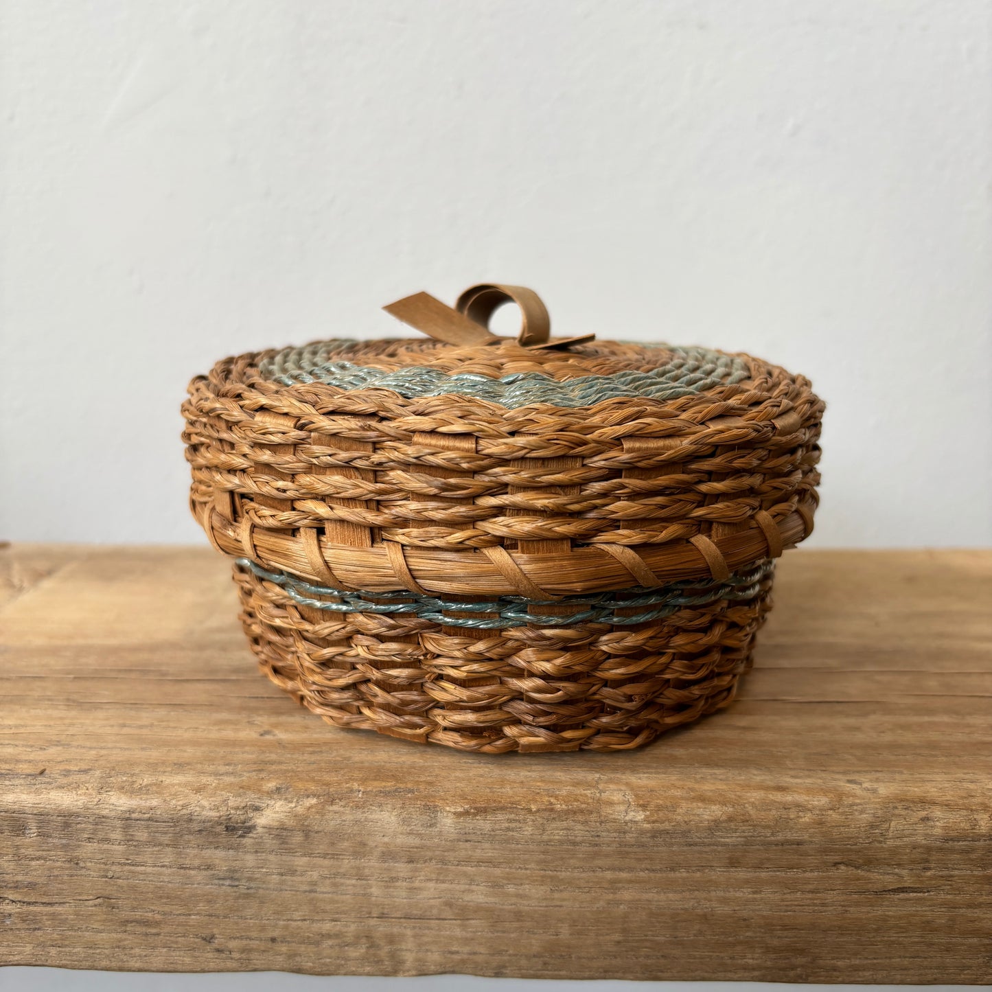 Vintage Woven Wicker Basket w/Lid - Blue Design