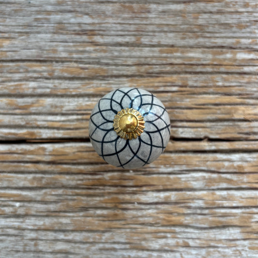 Knob: Ceramic Gold & Black Radiating Pattern