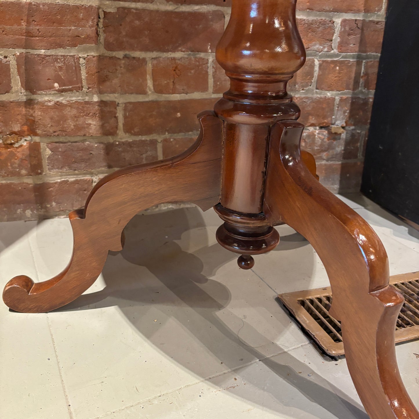 Vintage Round Wooden Pedestal Parlour Table