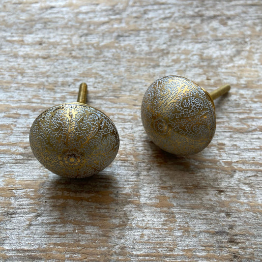 Knob: Etched Floral Brass Round