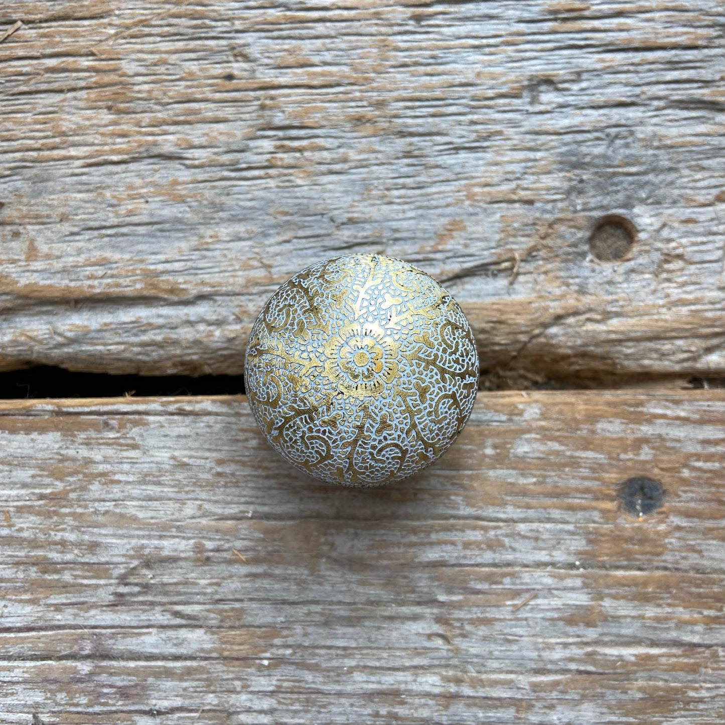 Knob: Etched Floral Brass Round