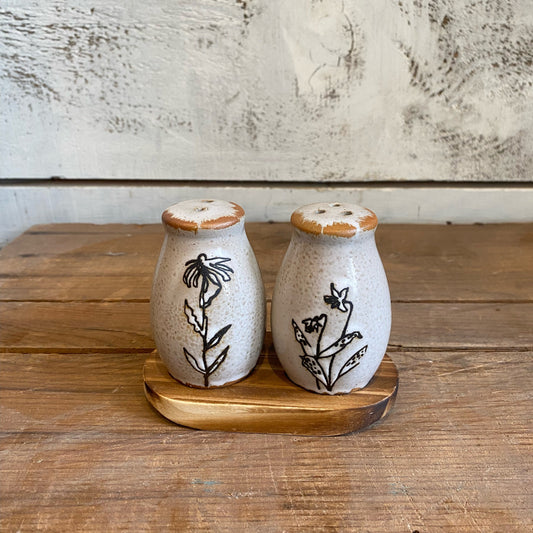 Stoneware Salt + Pepper Shakers w/ Tray