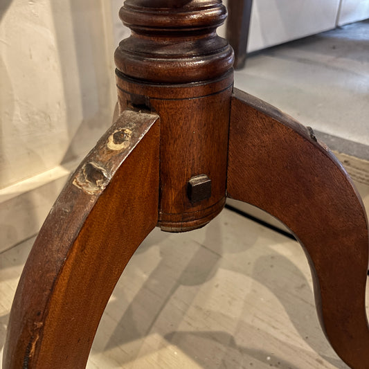 Vintage Round Oak Pedestal Table