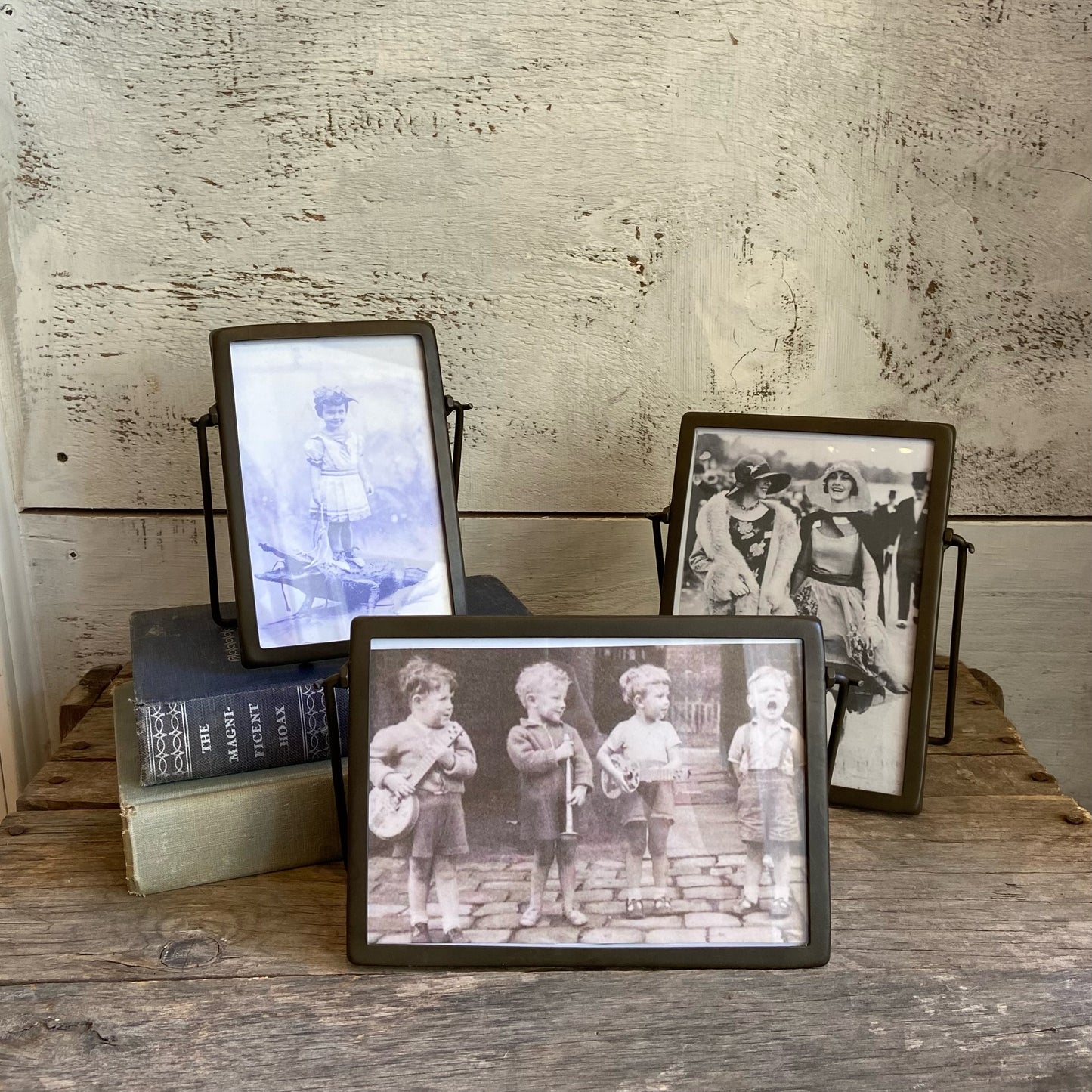 Antiqued Black Iron Frame - 4 x 6