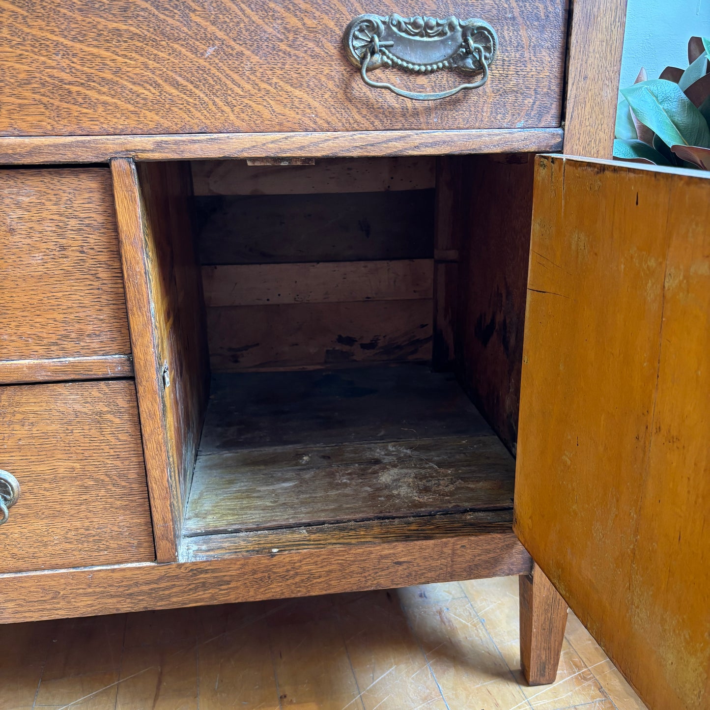 Vintage Washstand w/Harp - 3 Drawer/SingleDoor