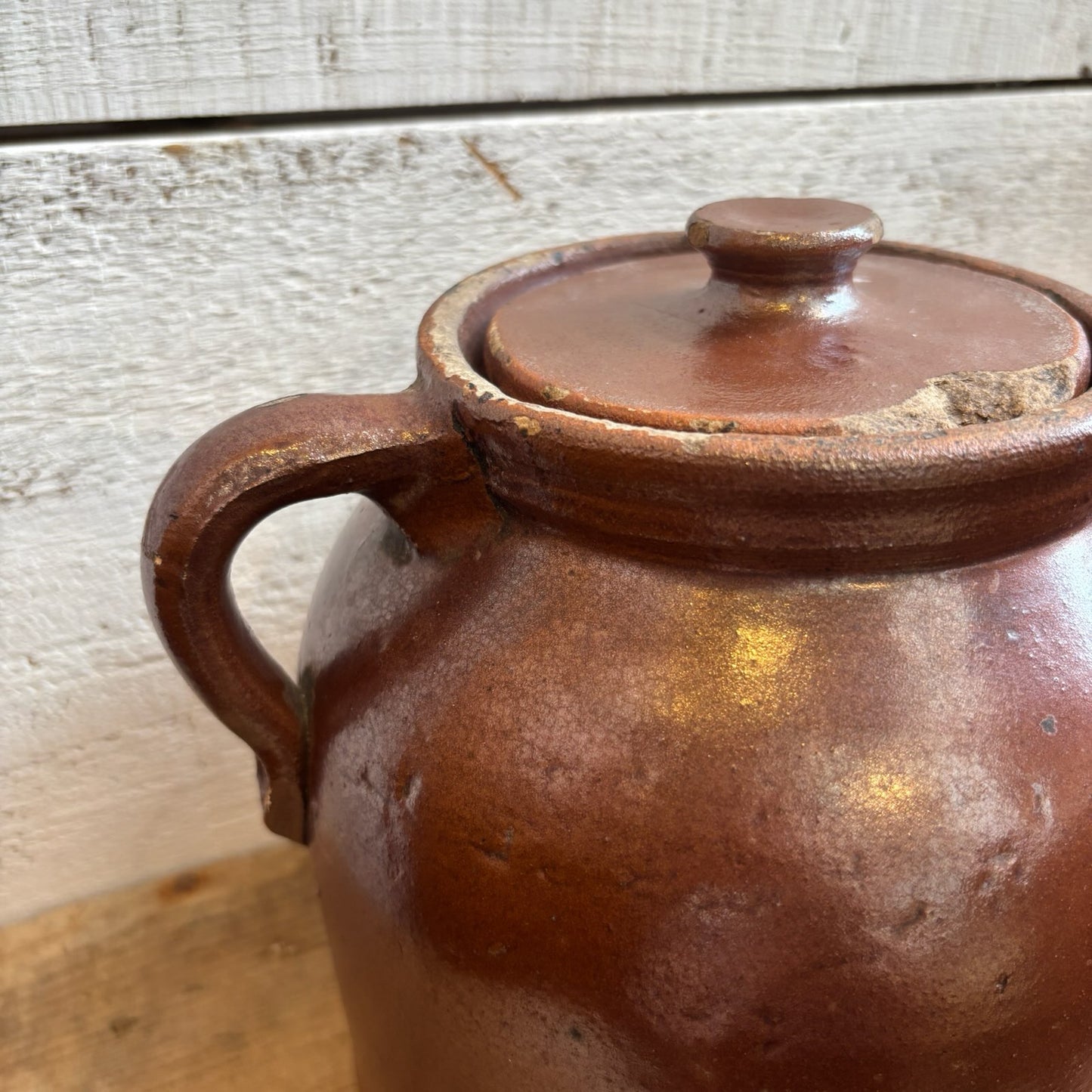 Vintage Covered 3/4 Bean Pot w/ Finger Loop - Brown