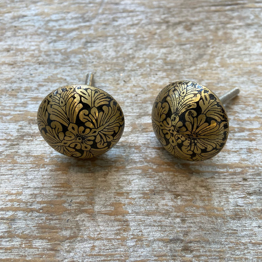 Knob: Etched Brass + Black