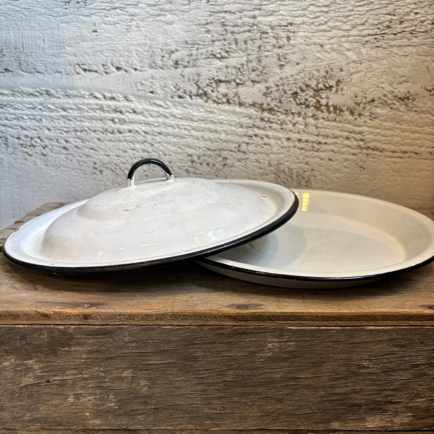 Vintage Enamel Pie Plate w/ Lid