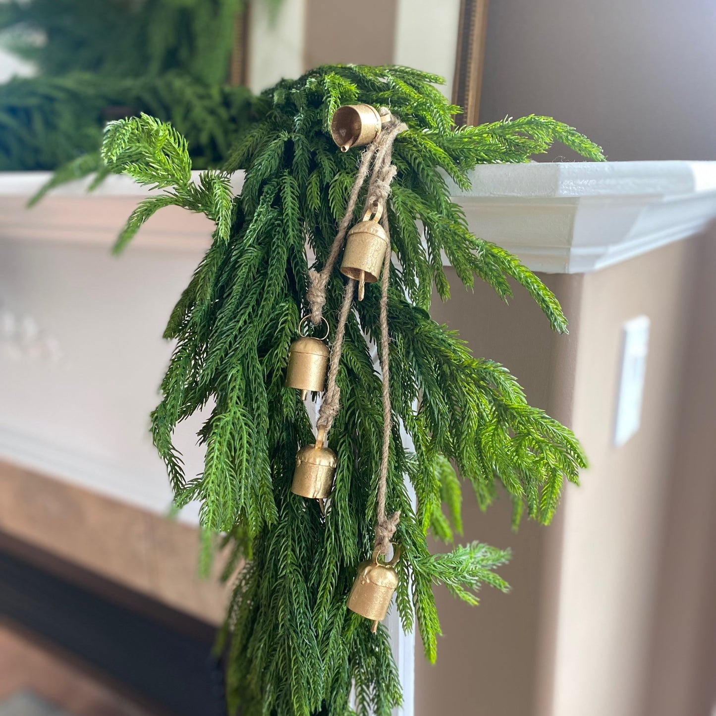 Rustic Bell Cascade- SM