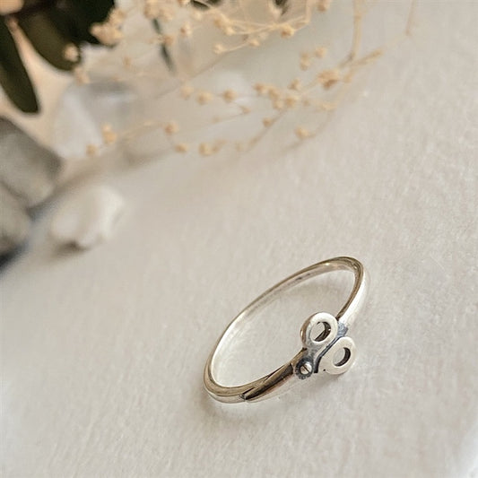 Scissors Ring