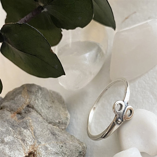 Scissors Ring